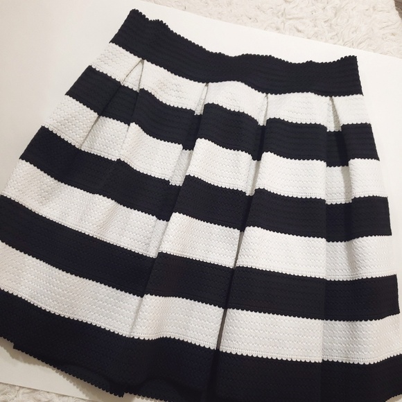 Express Dresses & Skirts - 🌸Express Women's Pleated Skirt